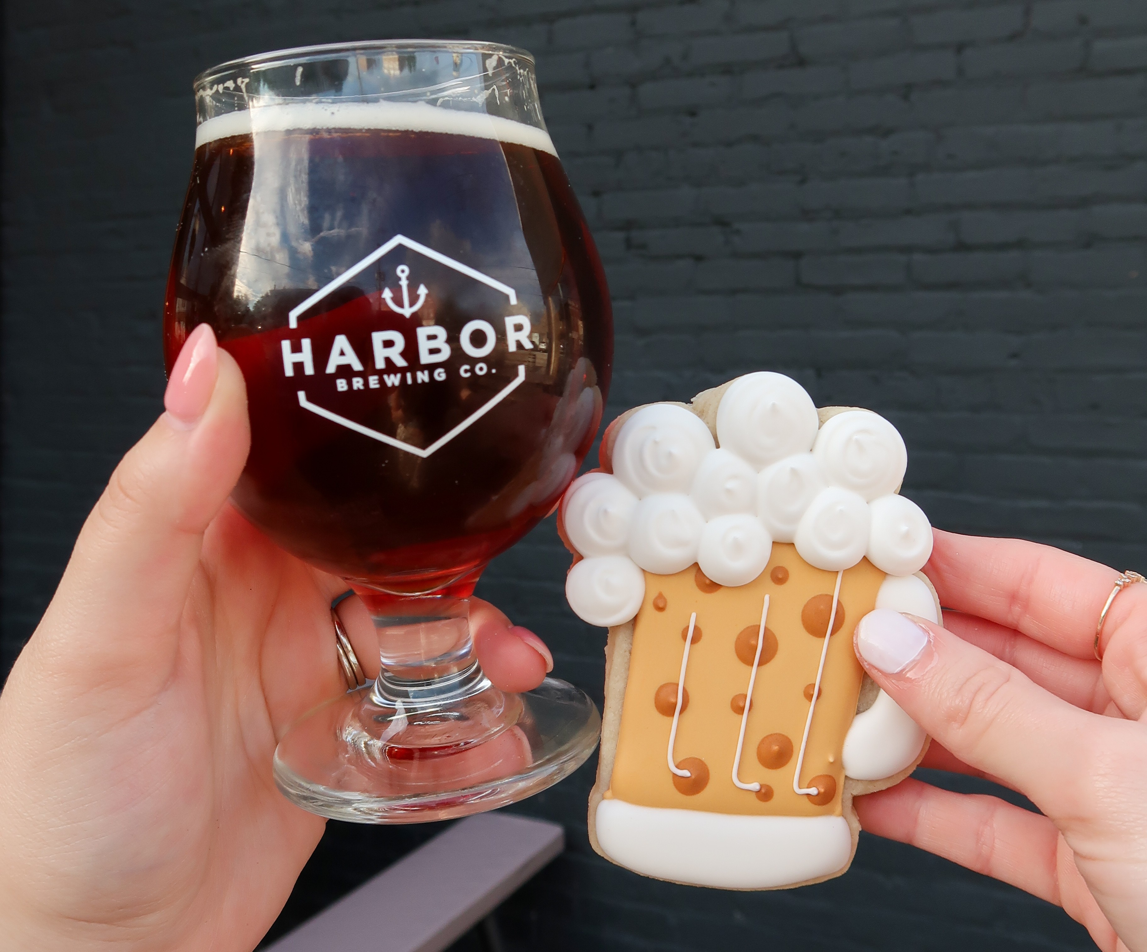 Cookies and Cold Ones Cookie Decorating Class at Harbor Brewing in Lake Villa